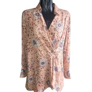 A Mtl 1980 Peach and White Floral Wrap Blouse with Collar 0X